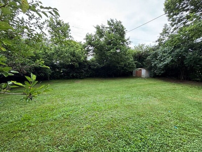 Photo - 702 Arthur St
