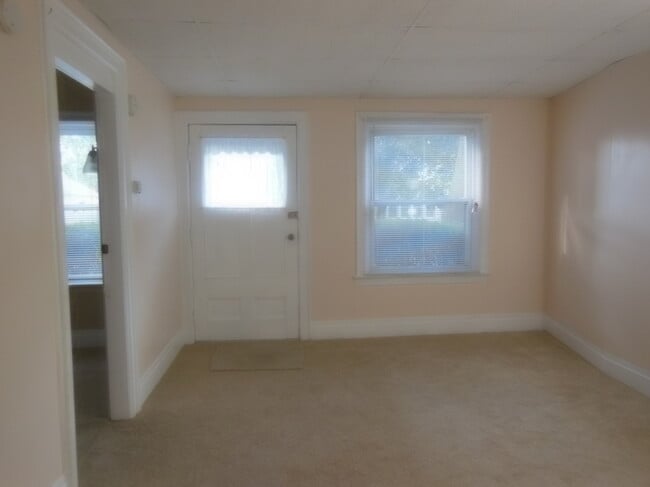 Photo - 196 Adam St Unidad 1 st Front