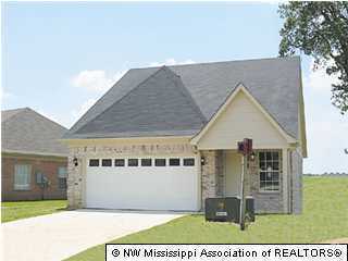 Building Photo - Northcreek, on the golf course. Rental