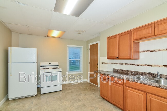 Photo - 454 Sherburne Ave