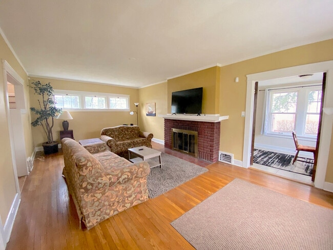 Photo - 1611 Maple Rd Unidad ID1057692P