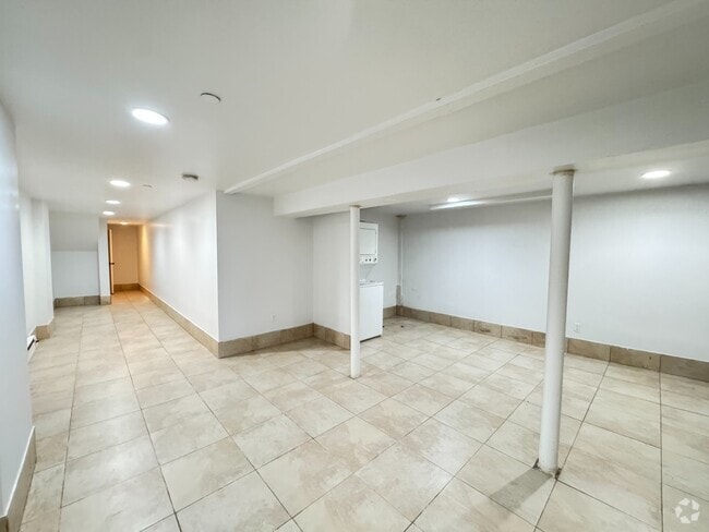 Building Photo - 950 Nostrand Ave Unit 1 Rental