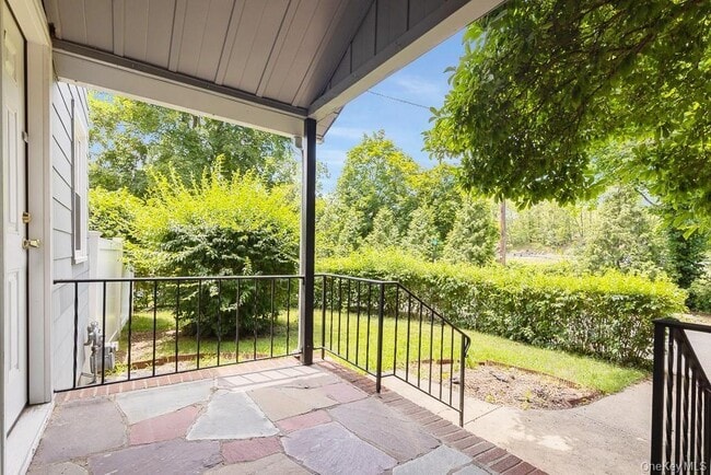 Photo - 119 E Village Rd