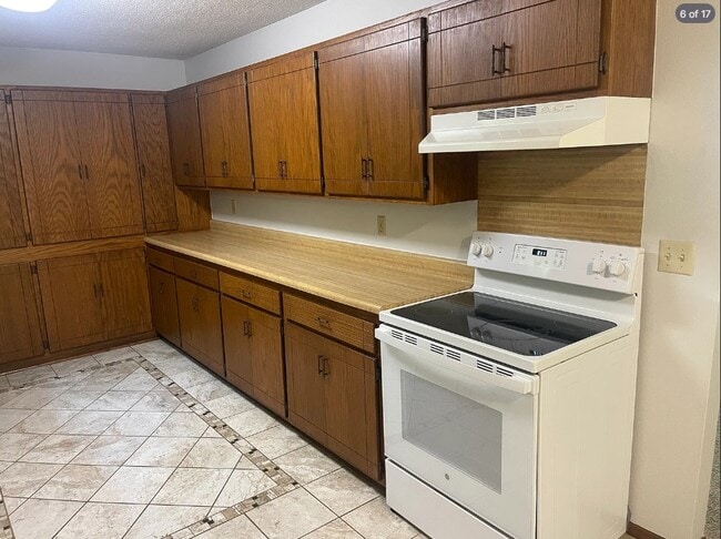 Photo - 1223 5th Ave E