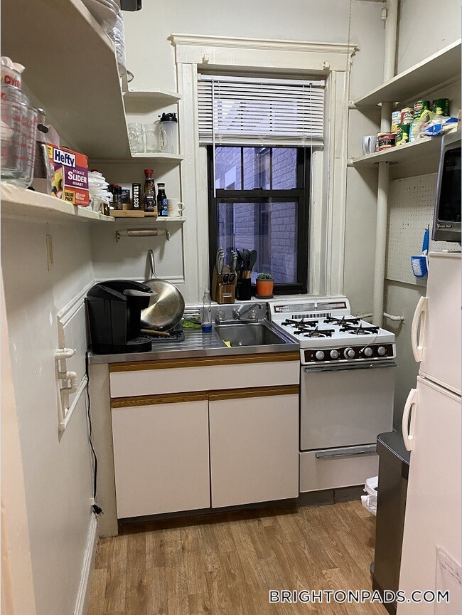 Building Photo - 311 Allston St Rental