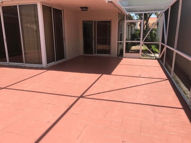 7296 Via Palomar