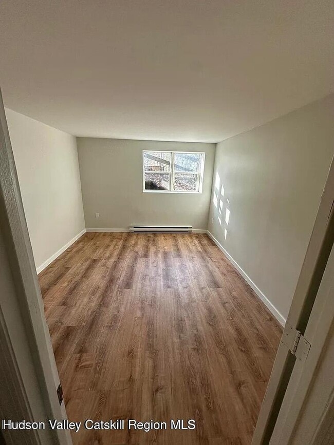 Photo - 143 Vedder Rd