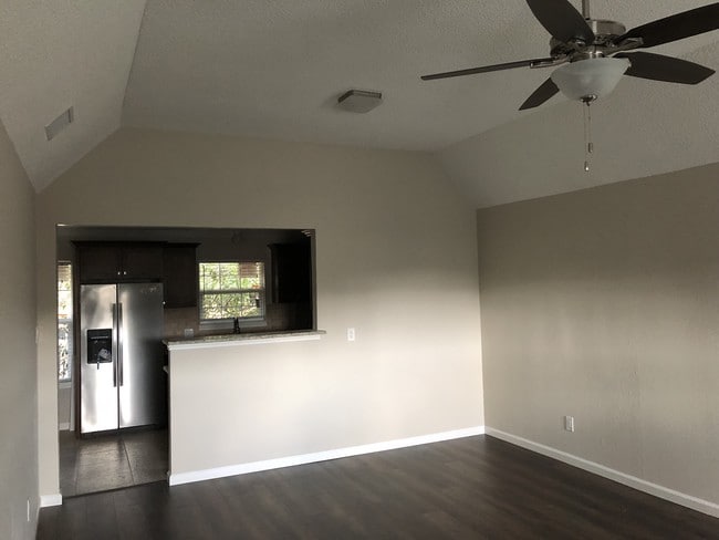 Living looking into kitchen - 3705 W Pioneer Pkwy Unit Apt B