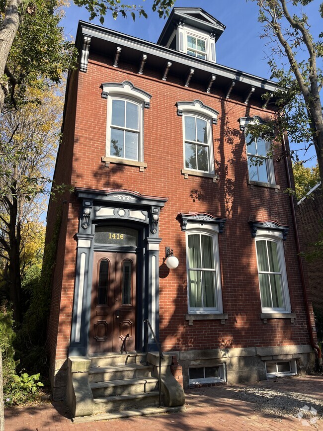 Building Photo - 1416 Sheffield St Unit #2, second floor Rental