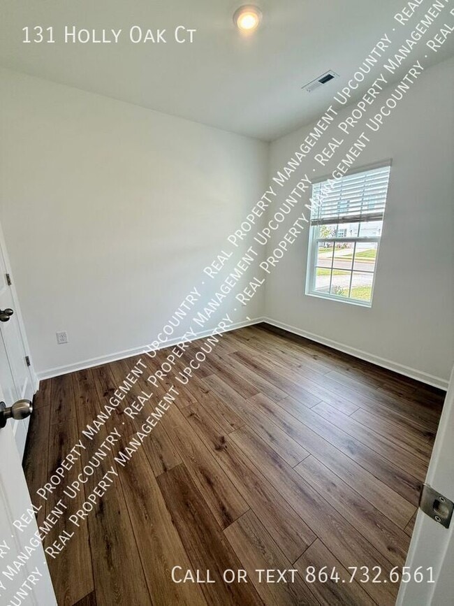 Photo - 131 Holly Oak Ct