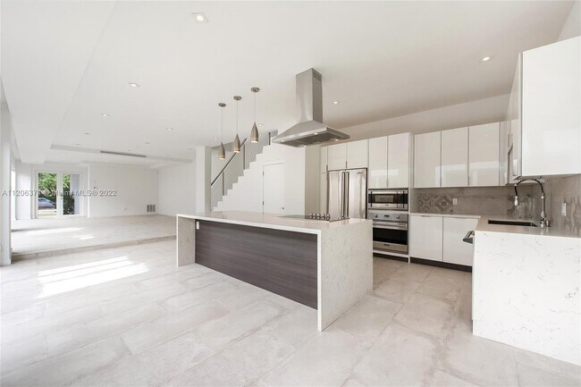 Photo - 2910 Virginia St