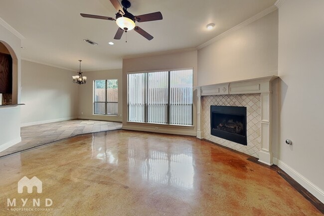 Photo - 2204 Apollonia Ln