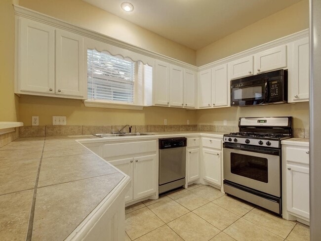 Photo - 2906 Pearl St Apartment Unit B