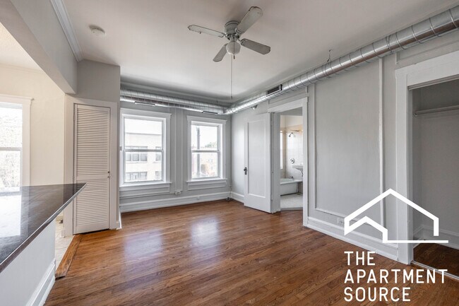 Photo - 2712 N Milwaukee Ave Unit 305