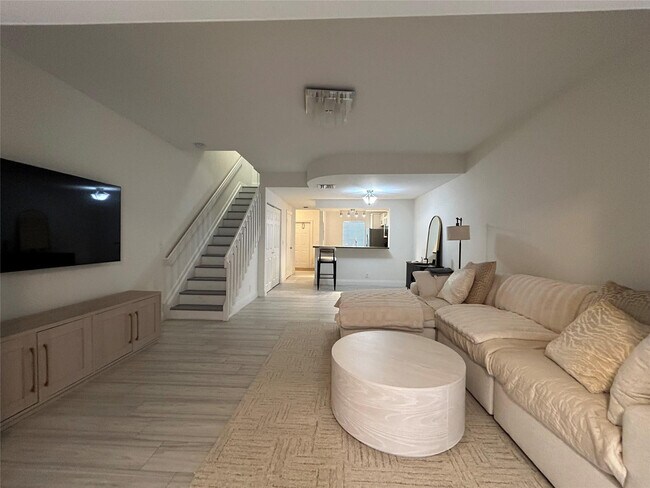 Photo - 1043 Kokomo Key Ln