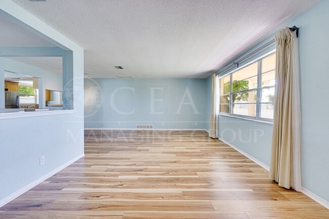 Photo - Welcome to your Perfect Beachside Retreat!
