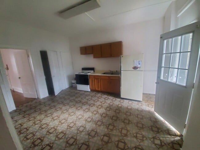 Photo - 25 S Locust St