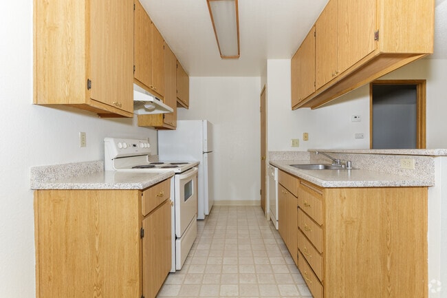 2BR, 2BA - 882 SF - Sunrise Oaks