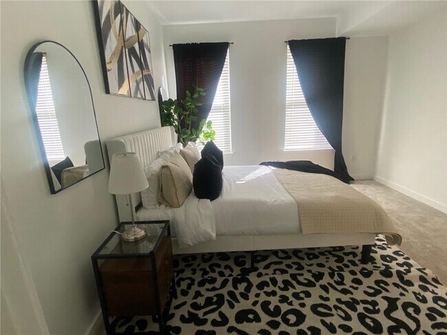 390 17th St NW Unidad 2011