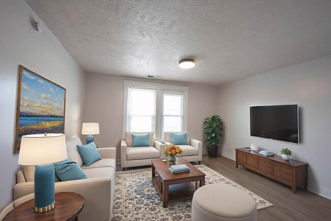 Photo - 2211 E New York St Unit B