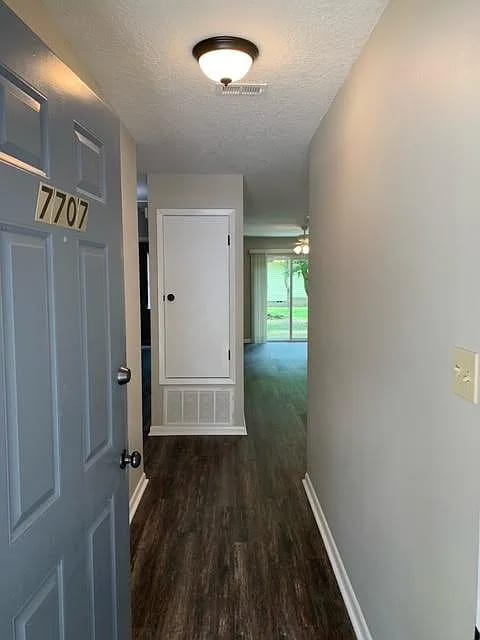 Photo - 7707 Kipling St