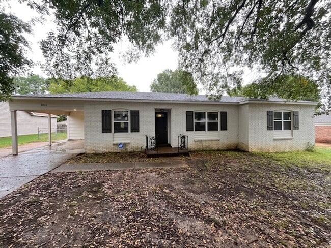 Building Photo - Renovated 4 Bedroom 2 Bath Home for Rent!!