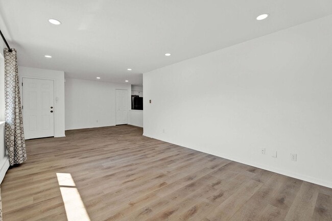 Photo - APARTMENT FOR LEASE - 2BD 1BTH NEWLY RENOVATED