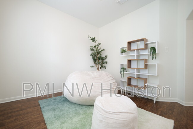 Photo - 1203 Lavender Shade Ct