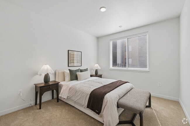 2BR, 2BA - 950SF - Bedroom