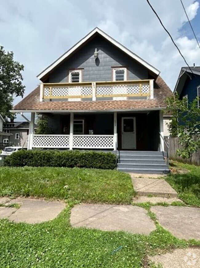 Building Photo - 1329 Oxford Ave NW Rental