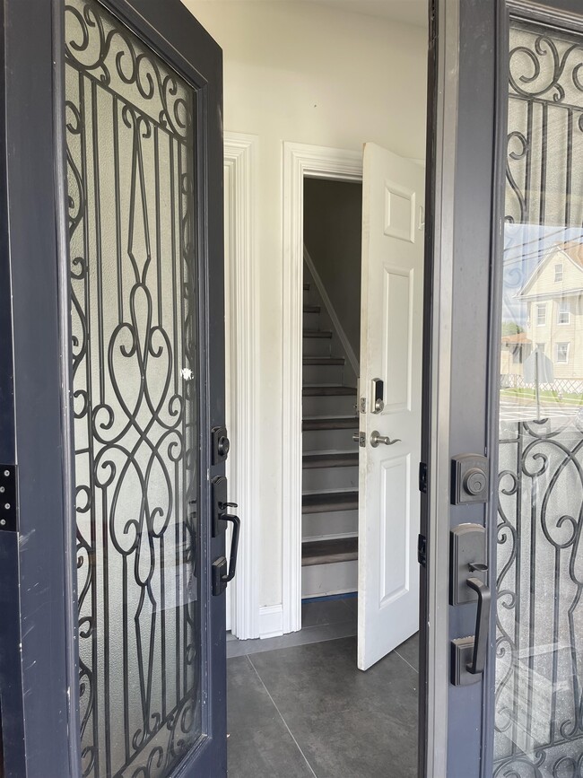 Photo - 125 Marsellus Pl