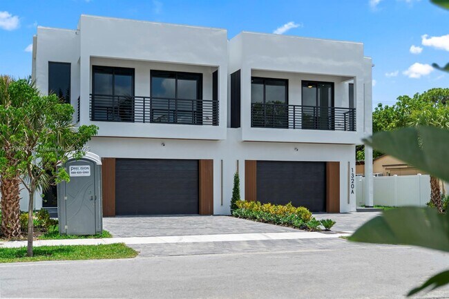Photo - 1320 NE 16th Ave Townhome
