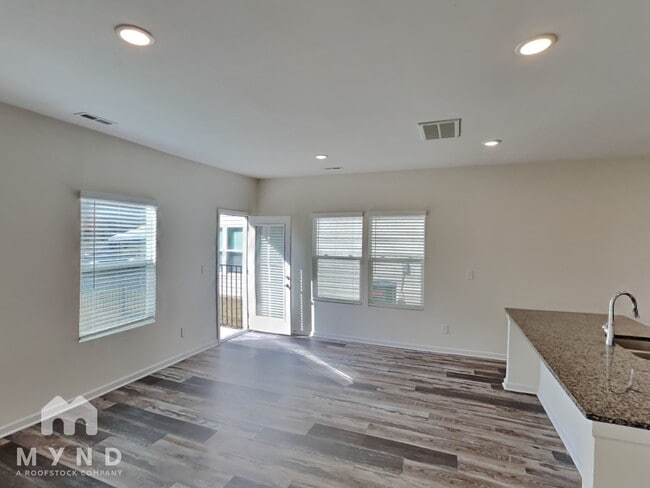 Photo - 122b Fosters Gln Pl