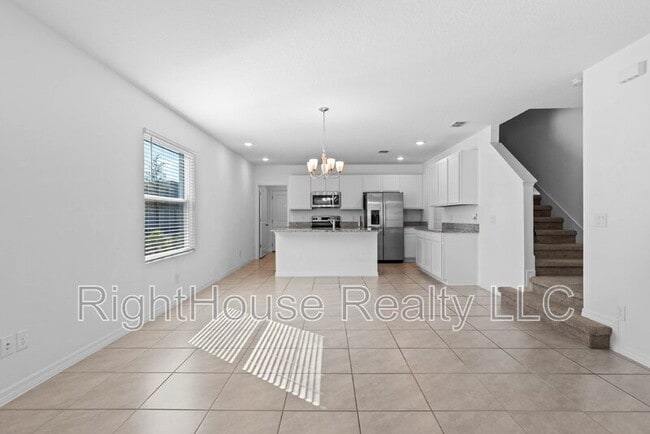 Photo - 675 Belgrove St