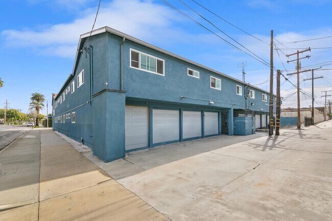 Photo - 1495 Peterson Ave