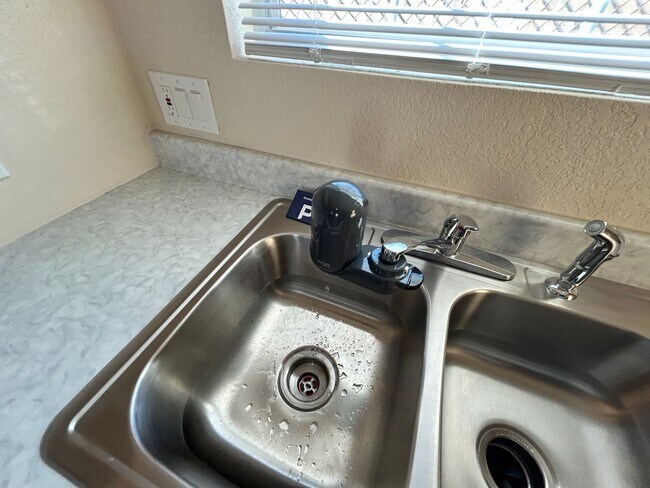 Photo - Highview Dr (MN) Unit Highview #2