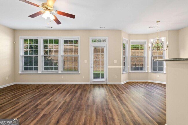 Photo - 3323 Castleberry Rd