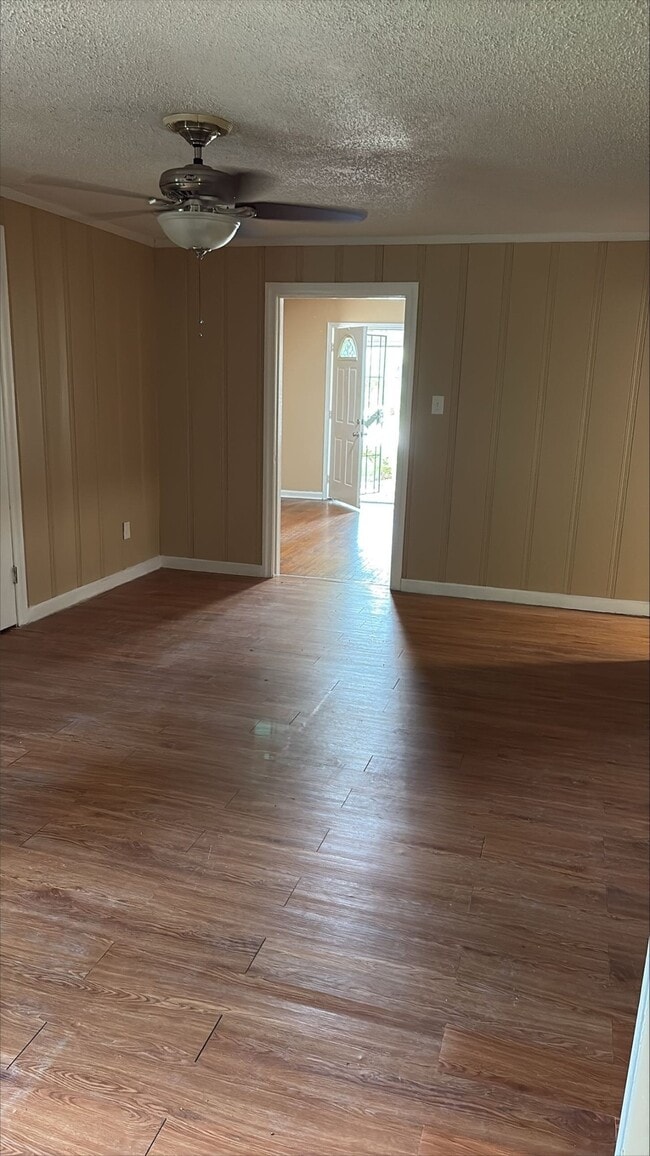 Photo - 4723 Eppes St