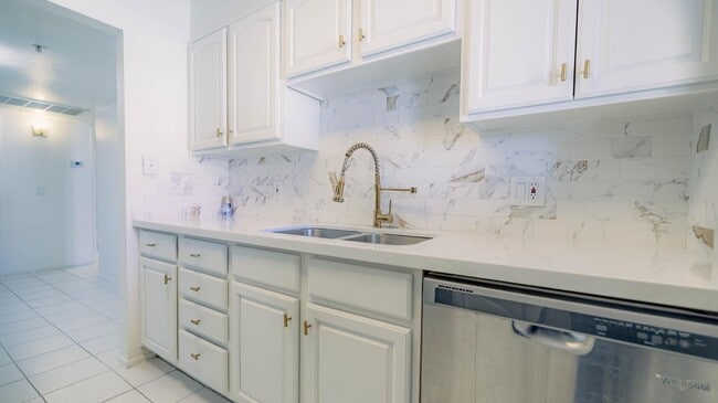 Building Photo - 1650 N 87th Terrace Unit 27B