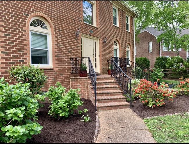 Photo - 805 De La Fayette Ct House