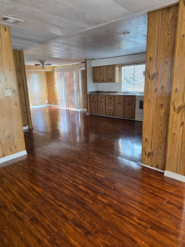 Photo - 580 Anna Ave