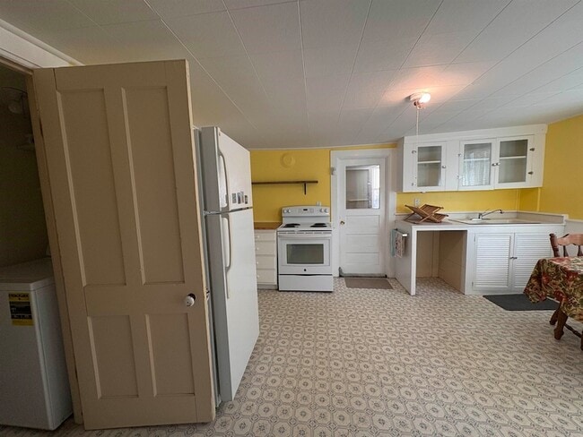 Photo - 477 Myers Rd