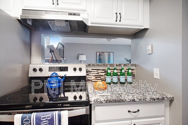 Photo - 810 Bellevue Rd