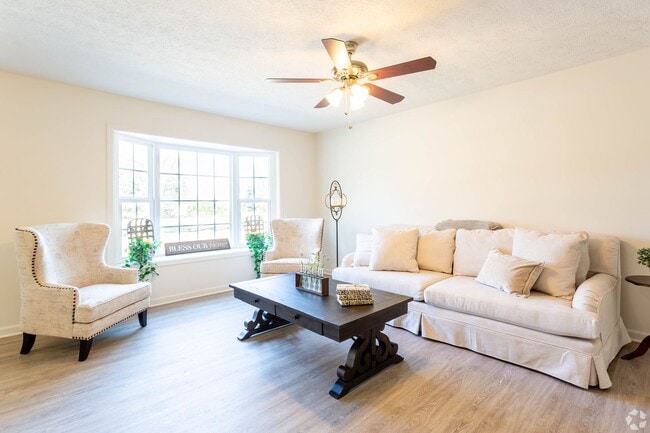 Photo - 161 Redon Cir