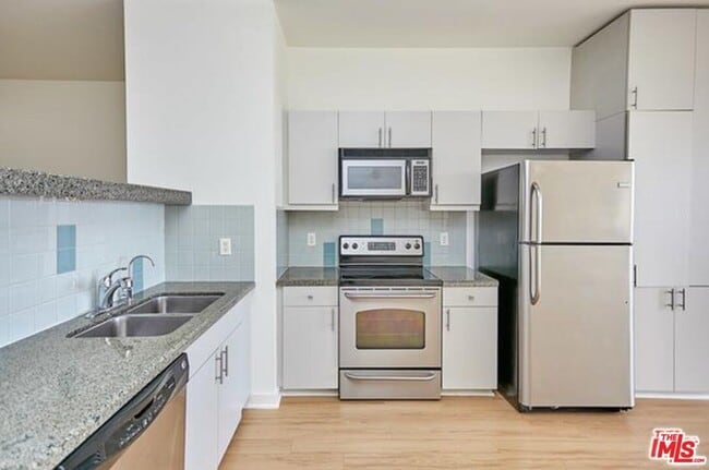 Photo - 3810 Wilshire Blvd Unit 809