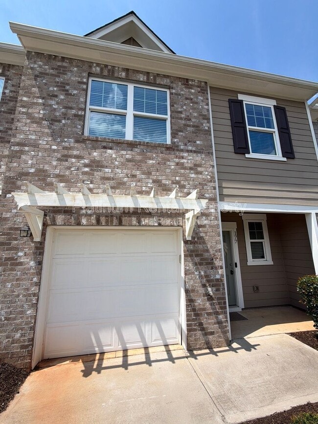 177 Swindon Dr