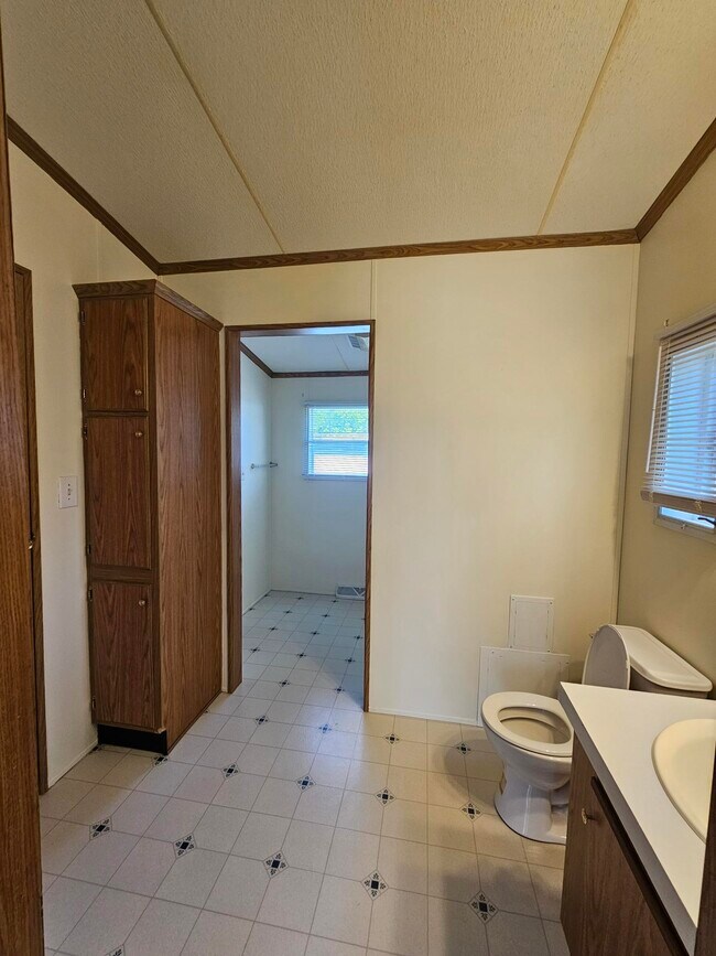 Photo - 27 Millstream Ct