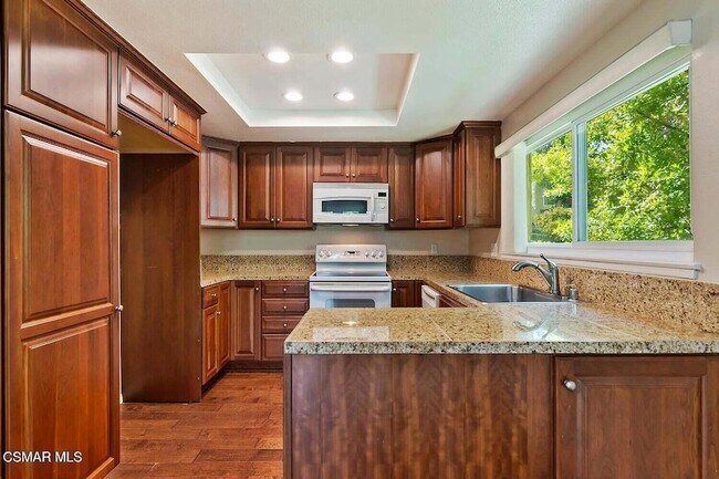 Photo - 12 Sparrowhawk Ln