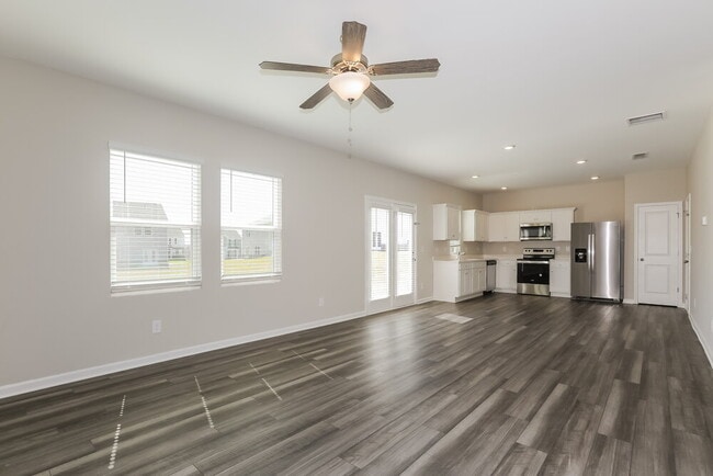 Photo - 637 Knightsbridge Ln