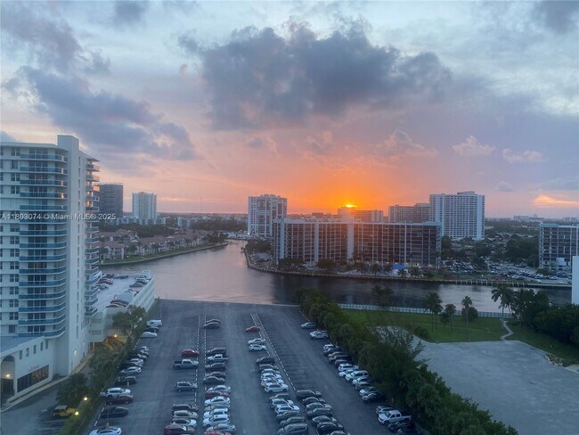 Photo - 3725 S Ocean Dr Unit 1427